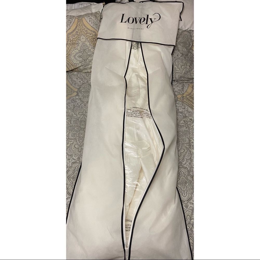 Lovely Bride Wedding Dress - Picture 5 of 10